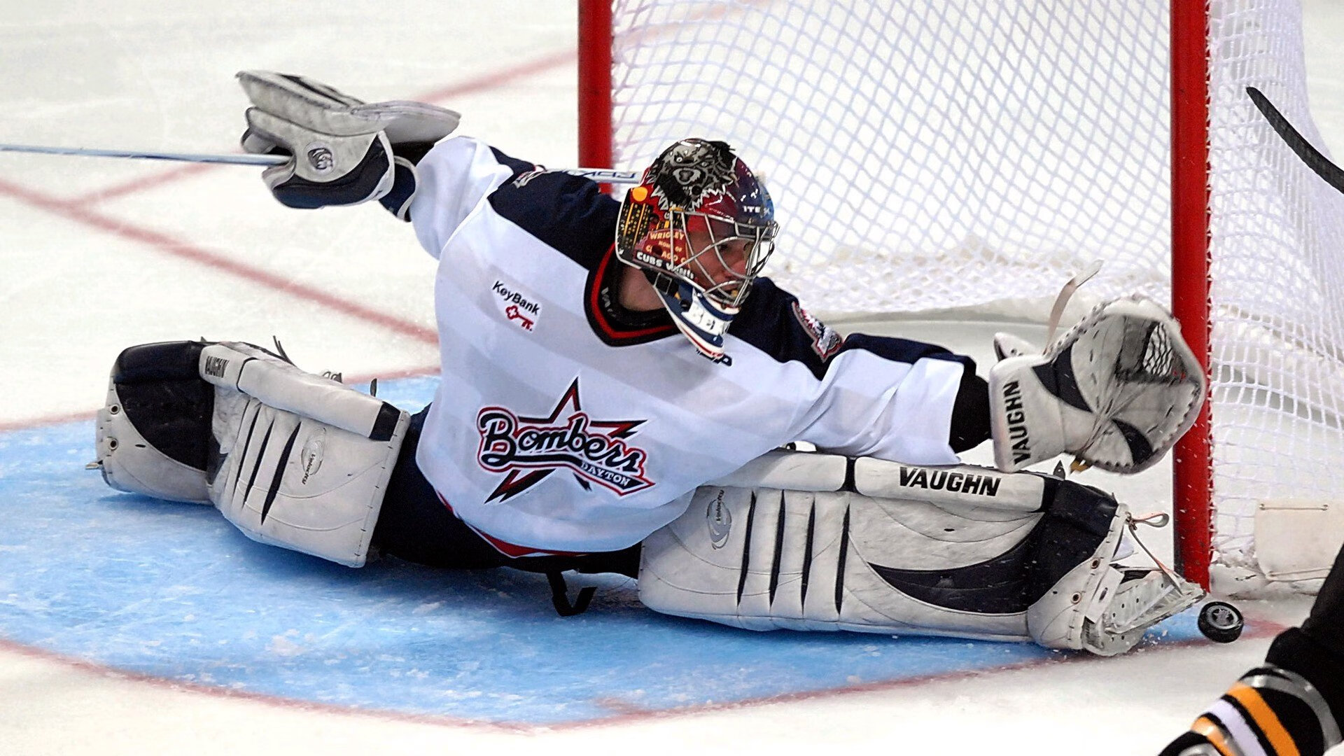 决赛红牌事件引发广泛争议，红牌对比赛的影响